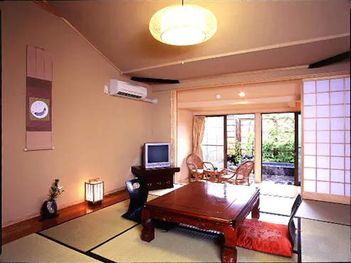 ・<Gambar Kamar> Kamar gaya Jepang 8 tatami dan 4 tatami