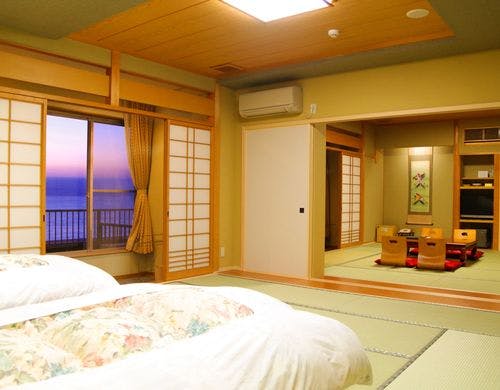 【二間部屋A】海側和室１２畳＋和室ツイン