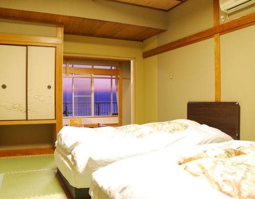 【二間部屋C】海側角部屋10畳＋和室ツイン