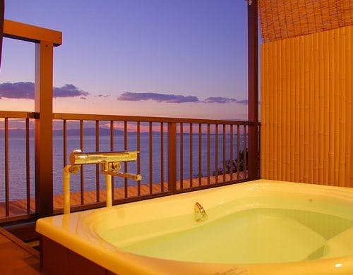 【二間部屋Ｂ／露天風呂＆バルコニー付】