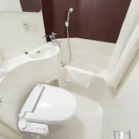 ทุกห้องมีห้องน้ำในตัวครบครัน