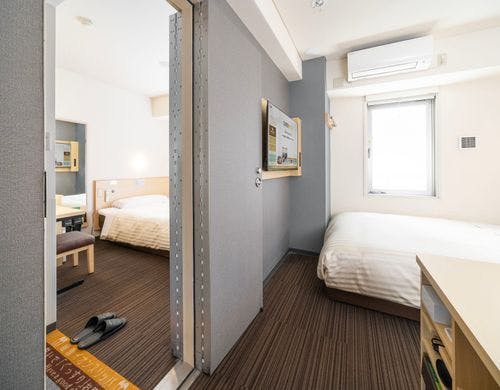 2部屋を中の扉で行き来できるお部屋です