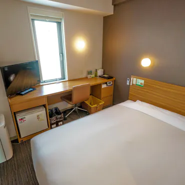 เตียงกว้างแบบกึ่งคู่