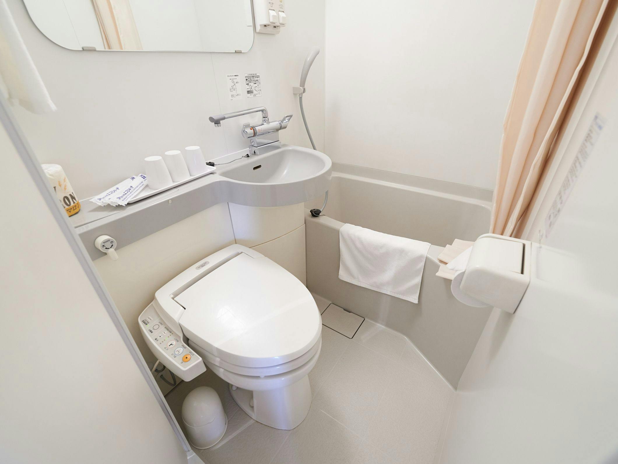 ห้องพักทุกห้องมีห้องน้ำในตัว