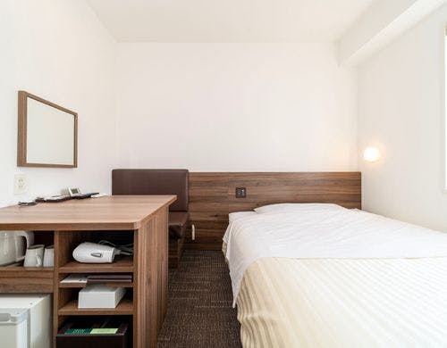 広々としたデスクで作業もしやすいです