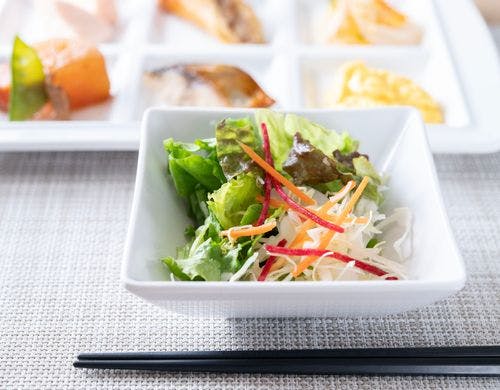 有機ＪＡＳ認定の野菜を使用したサラダ