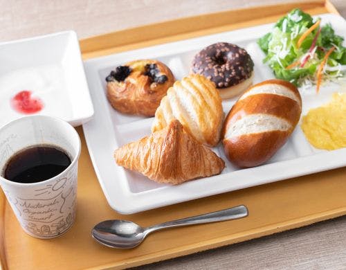 香り高いパンで至福の朝食を♪