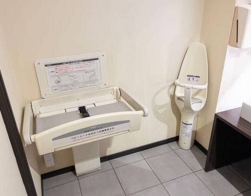 おむつ替え台もございます