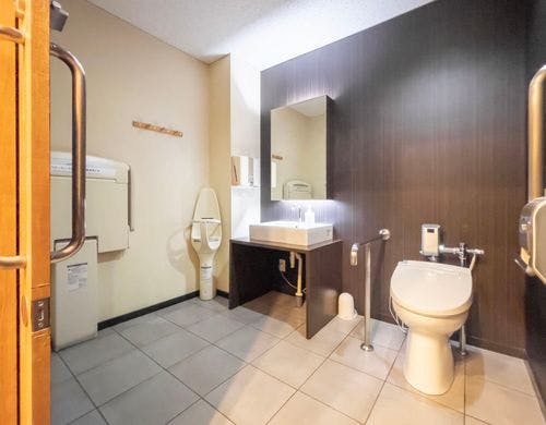 1階共用トイレはバリアフリー仕様です