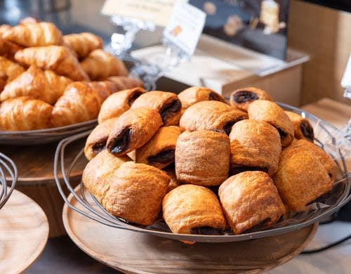 日替わりで楽しめる焼き立てパン