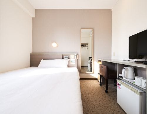 150cm幅のワイドベッドでぐっすり