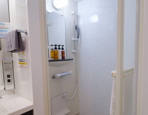 東館シングル／シャワーブース完備