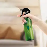 Tersedia di semua kamar. Ini adalah semprotan penghilang bau.