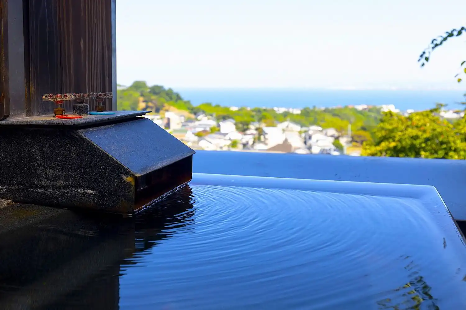 ห้องพักสไตล์ตะวันตกพร้อมอ่างอาบน้ำกลางแจ้งบางส่วน 'Ichifusa'