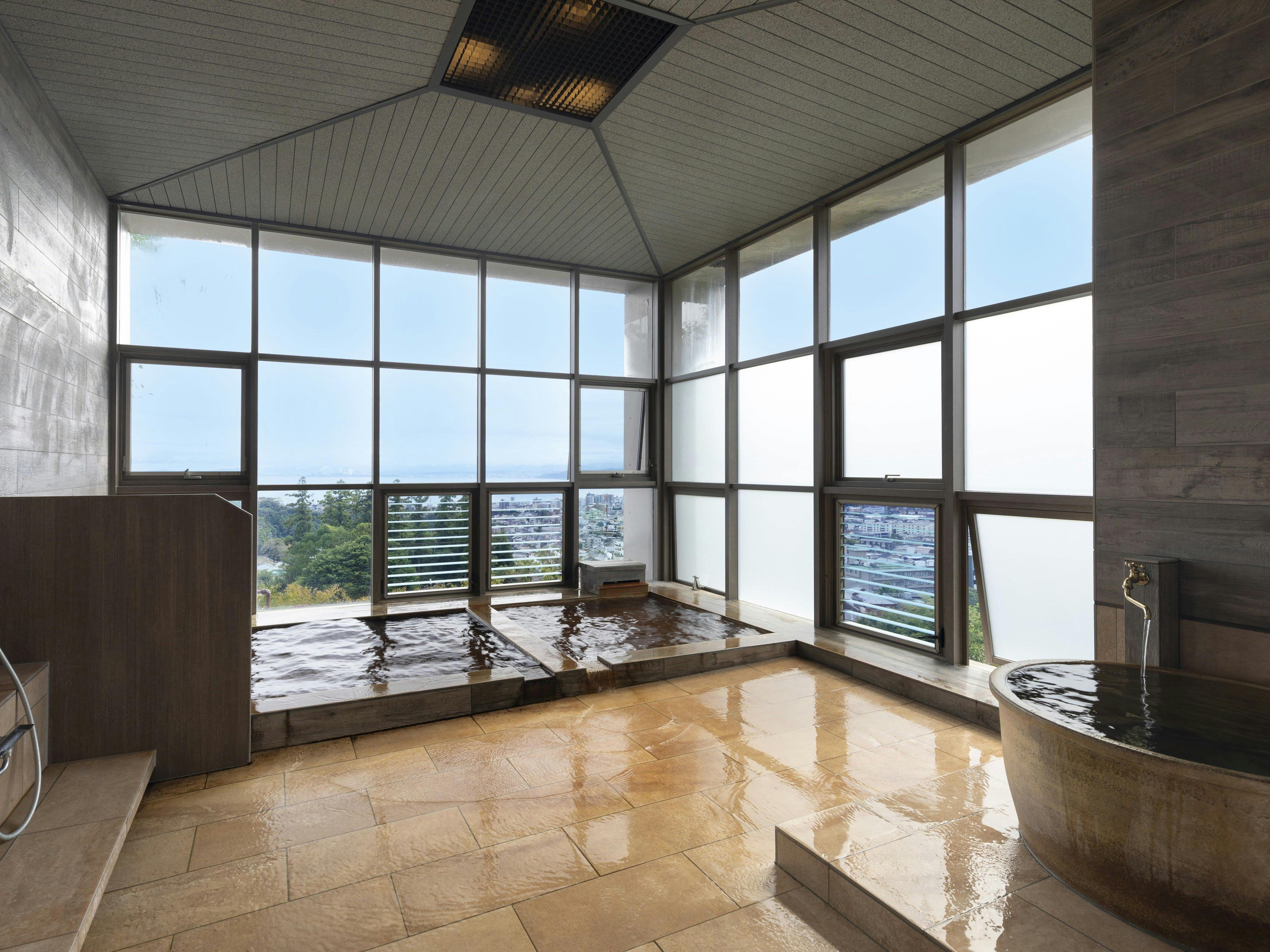 ห้องอาบน้ำรวมสำหรับผู้หญิง