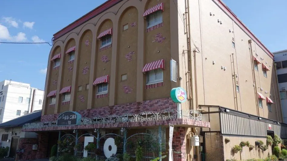 Suitable Hotel TO