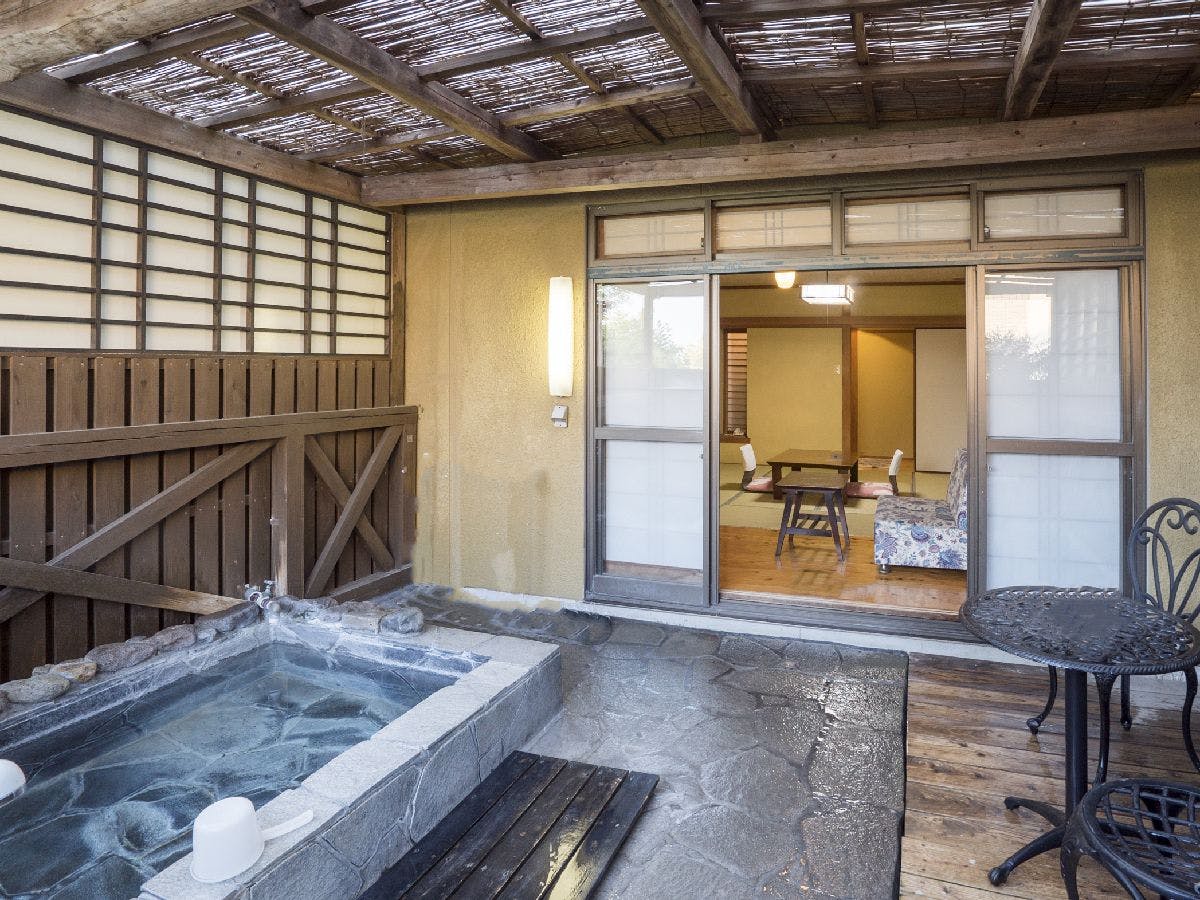 Kamioka Onsen Hozanso