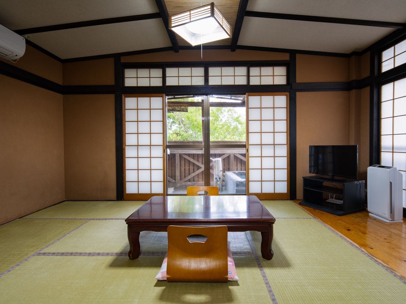 ห้องพักพร้อมอ่างอาบน้ำกลางแจ้ง (8-16 เสื่อทาทามิ) - ตัวอย่าง