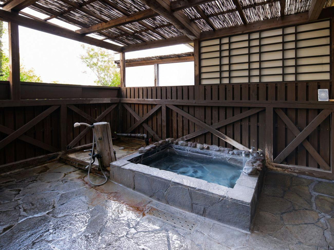 Kamioka Onsen Hozanso