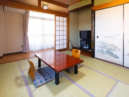 ห้องสไตล์ญี่ปุ่นในอาคารเสริม (8 เสื่อทาทามิ) - ตัวอย่าง