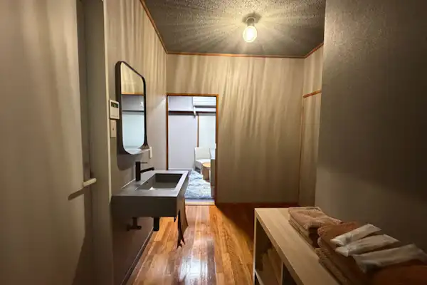 Kamar telah direnovasi.