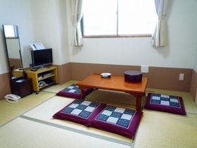 キヨナミホテル