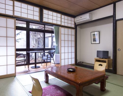 和室8畳＋広縁3畳（改築・禁煙室）