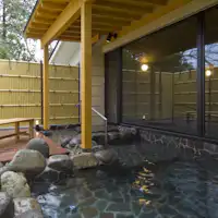 บ่อน้ำพุร้อนกลางแจ้ง