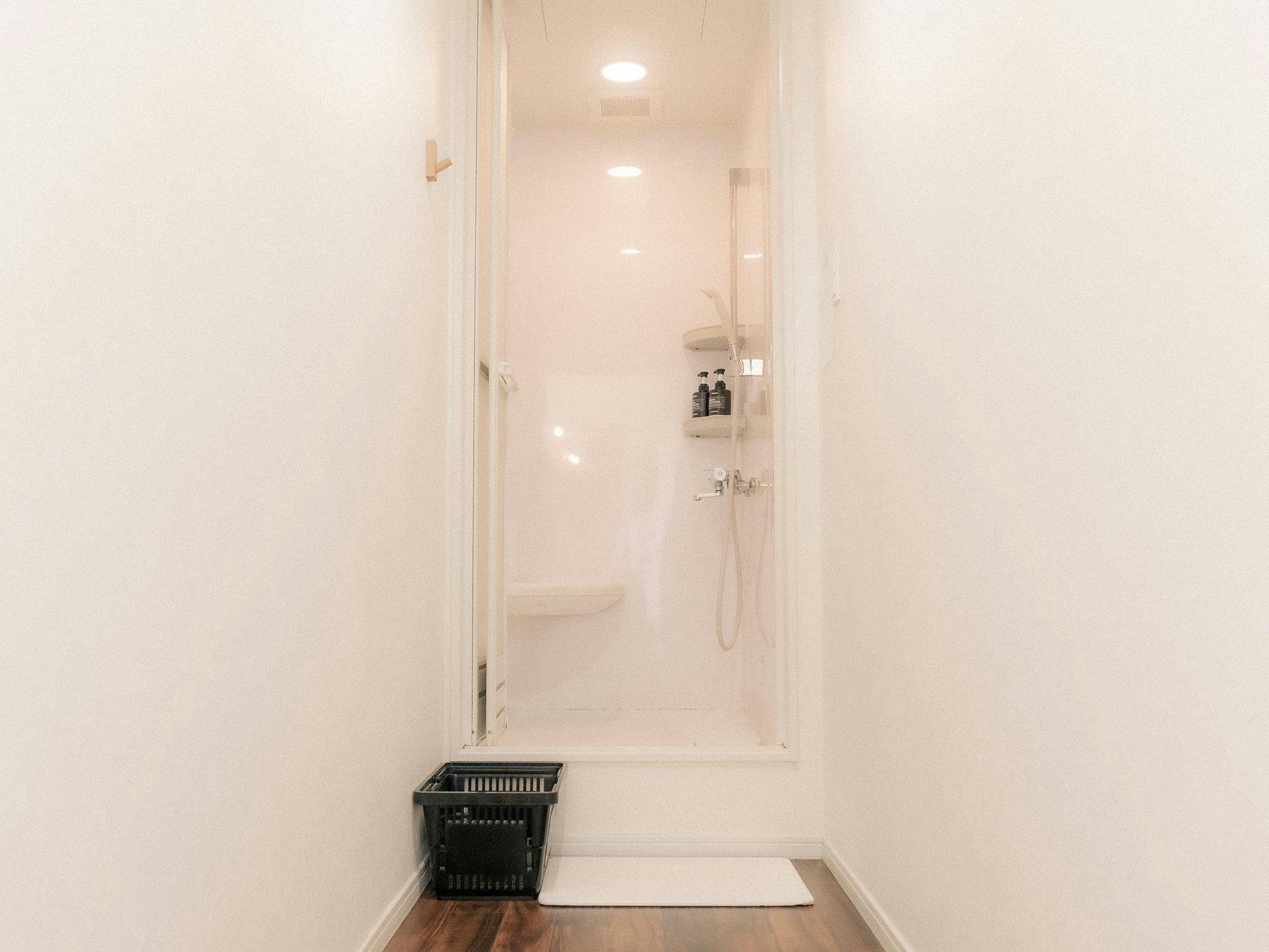 Kamar mandi bersama di lantai 2