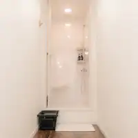 Kamar mandi bersama di lantai 2