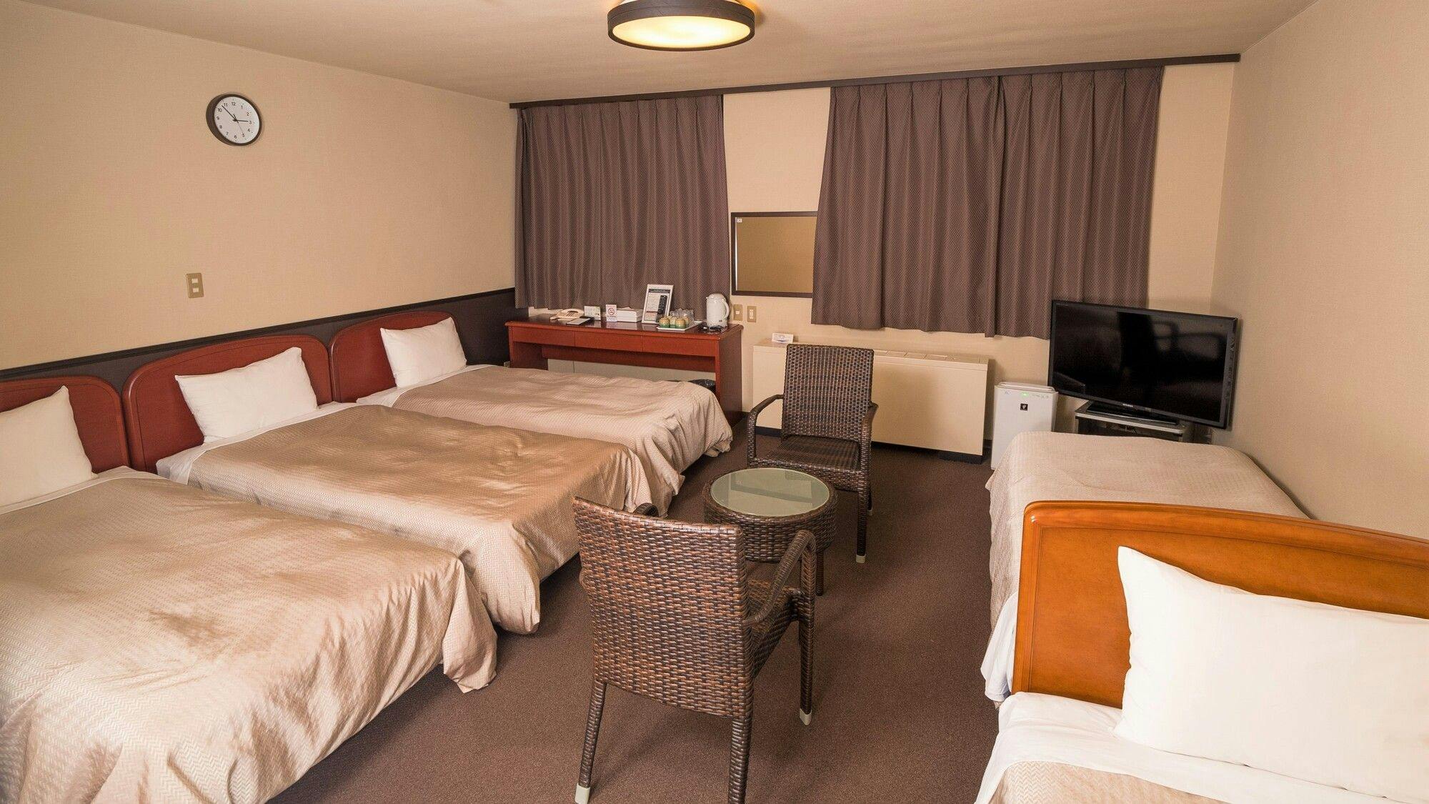 Koyama International First Hotel