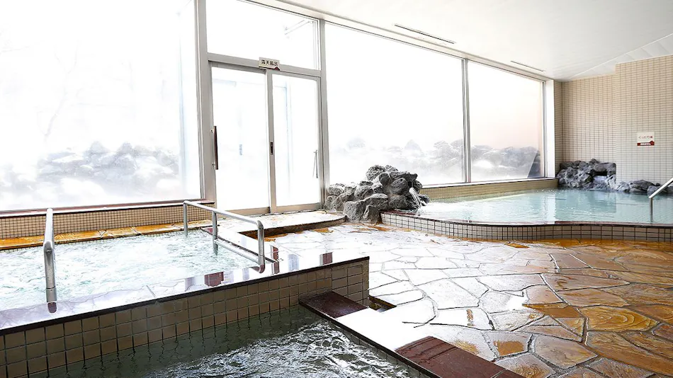Yuyado Kuttari Onsen Lake Inn