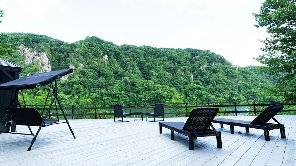 Yuyado Kuttari Onsen Lake Inn
