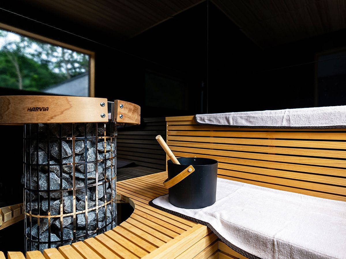 Yuyado Kuttari Onsen Lake Inn