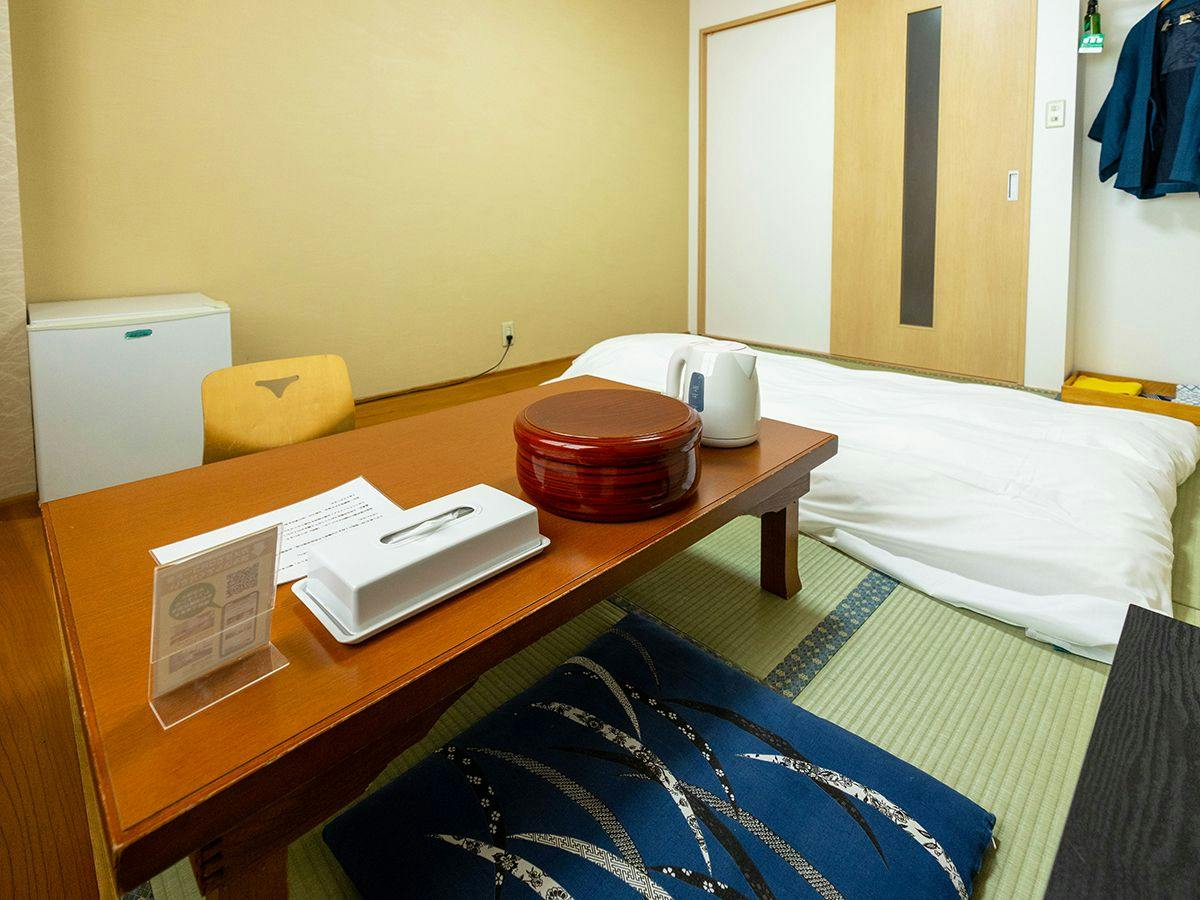 Yuyado Kuttari Onsen Lake Inn