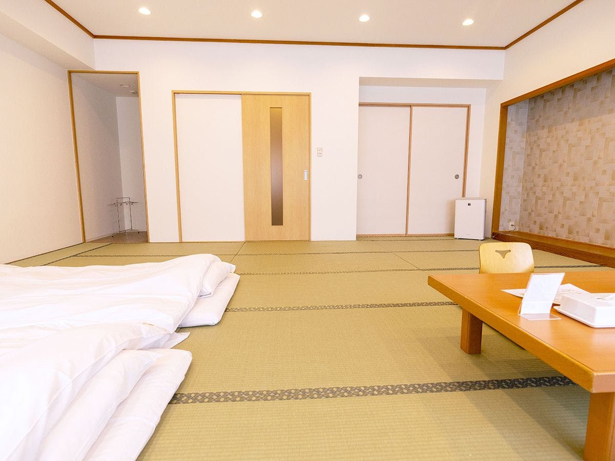 Yuyado Kuttari Onsen Lake Inn
