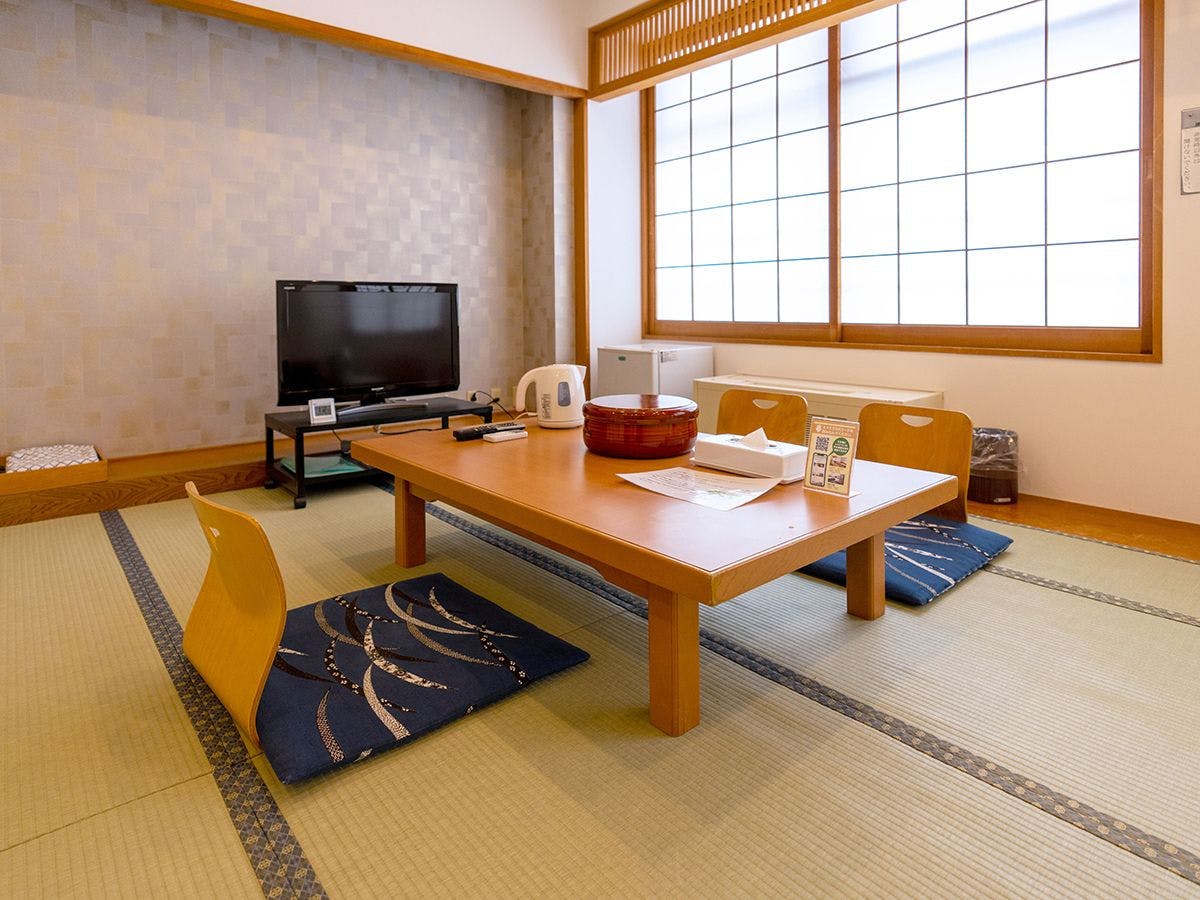 Yuyado Kuttari Onsen Lake Inn