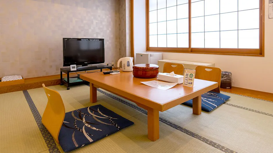 Yuyado Kuttari Onsen Lake Inn