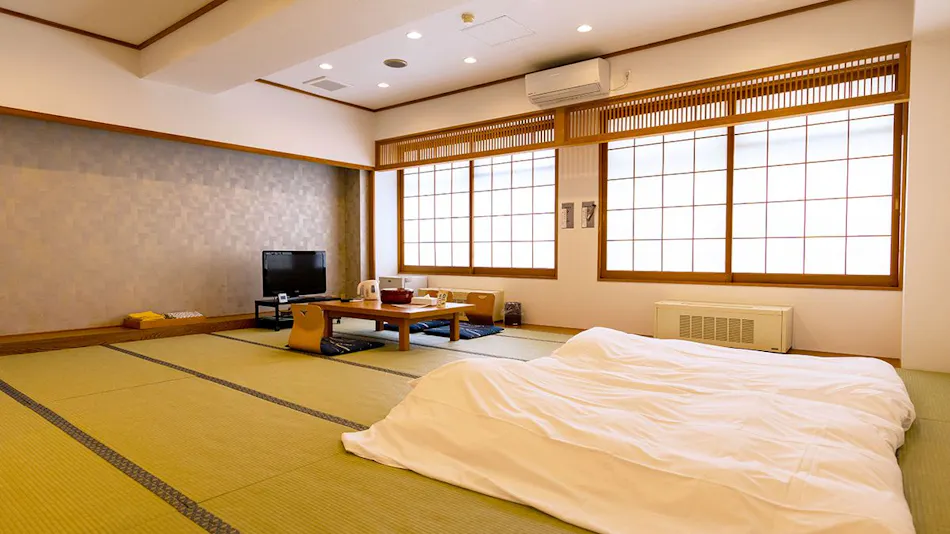 Yuyado Kuttari Onsen Lake Inn