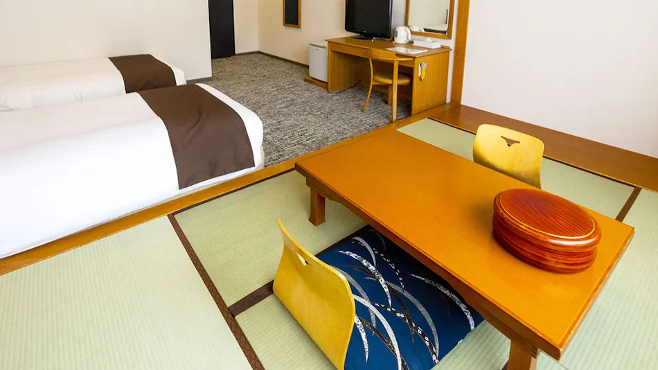 Yuyado Kuttari Onsen Lake Inn