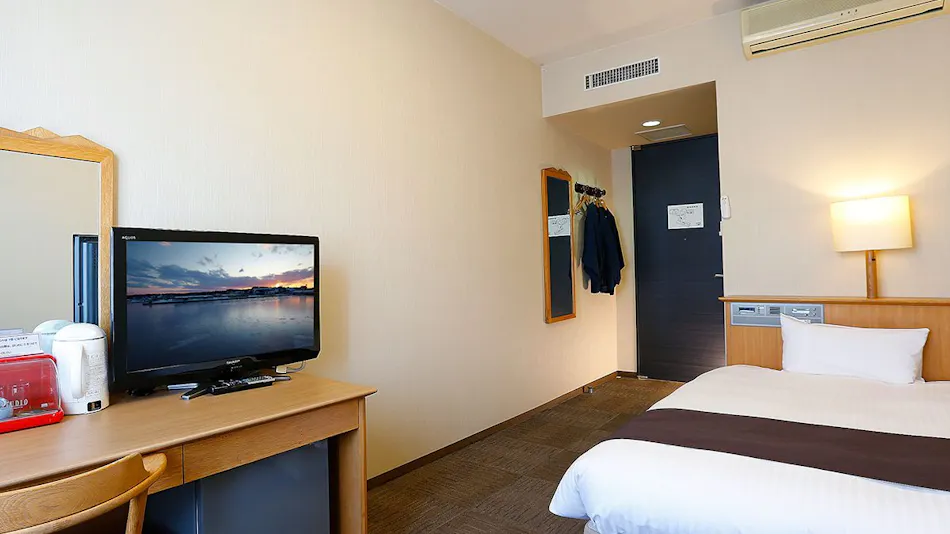 Yuyado Kuttari Onsen Lake Inn