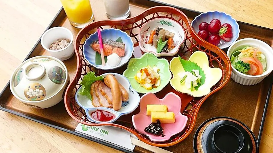 Yuyado Kuttari Onsen Lake Inn