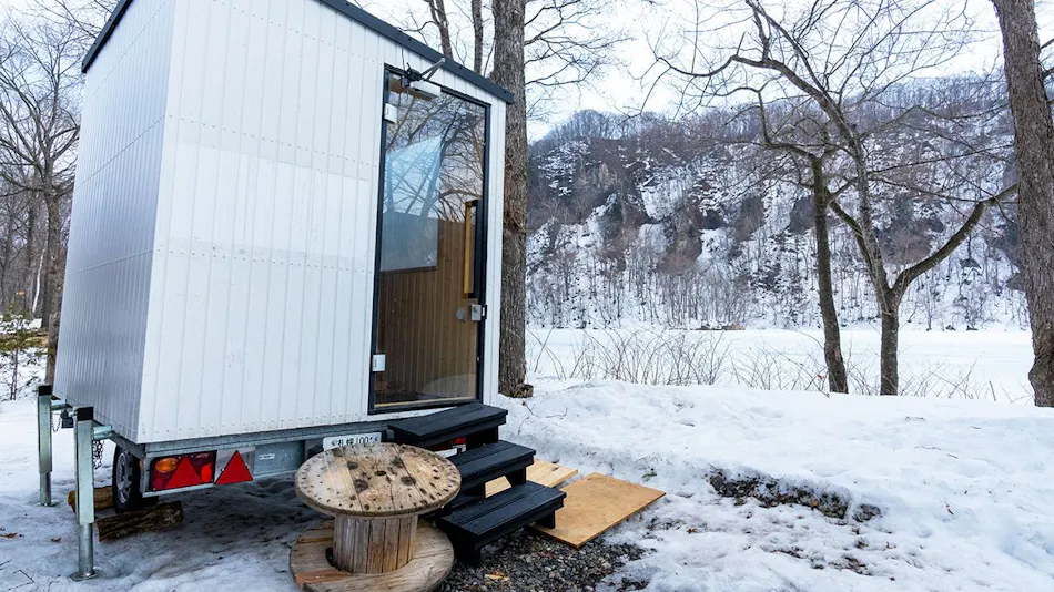 Yuyado Kuttari Onsen Lake Inn