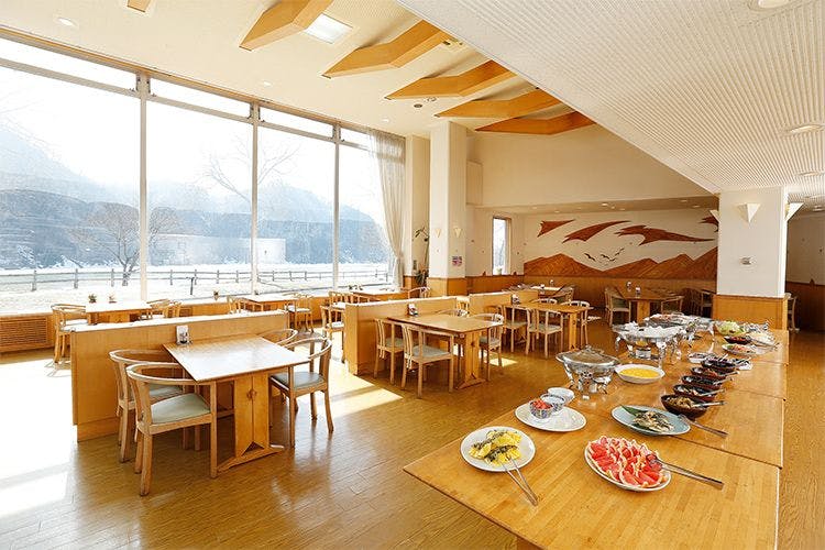 Yuyado Kuttari Onsen Lake Inn