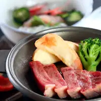 มาตรฐาน◆เมนูหลัก: เนื้อวัวย่างบนแผ่นหินร้อน