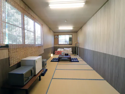 【Kamar Besar dengan Kekurangan】