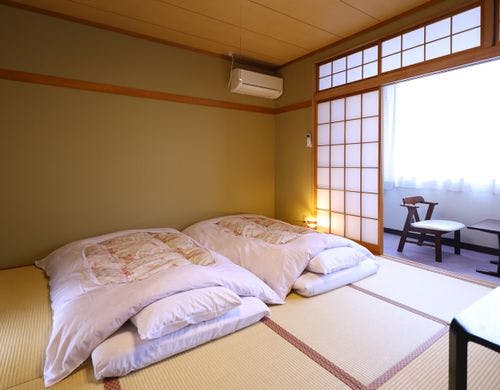 安曇野銘菓とお茶でおくつろぎください