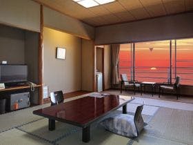 鵜の浜温泉　ロイヤルホテル小林