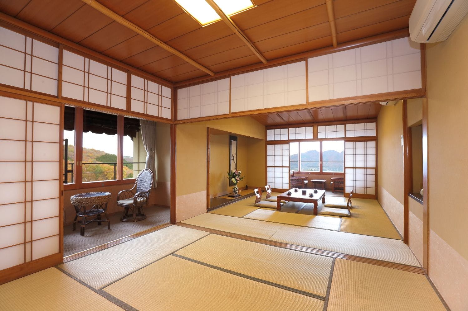 【อาคารหลัก ห้องสไตล์ญี่ปุ่น 2 ห้อง】แบ่งด้วยประตูเลื่อน
