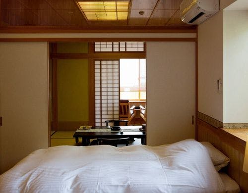 【別館鶴の居】